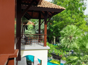 Отель Long Beach Garden Hotel & Pavilions