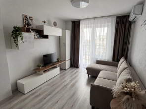 Uyutnaya Nedaleko Ot Tsentra Goroda Flat