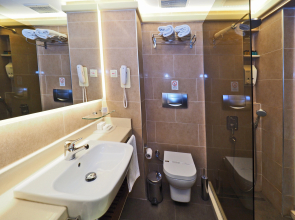 Отель Bulvar Palas Old City