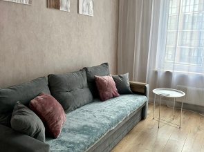 Uyutnaya Na Beregu Morya Flat
