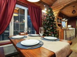 Semeynoye Gnezdo Private House