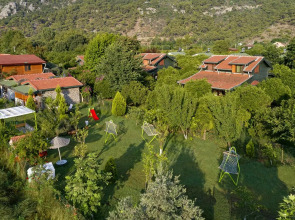 Bed&Breakfast Flora Pansiyon