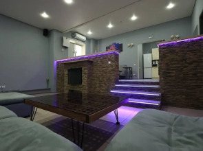 Prostornaya 3kh Komnatnaya S Sovremennym Remontom Flat