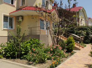 65 Let Pobedyi 42 Guest House