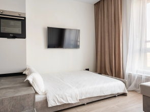 Квартира С Подиумом и выдвижной кроватью дизайнерская