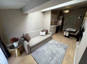 Отель Weingart Suites