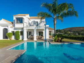 All About Villa La Boheme