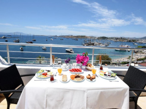 Mia Hill Suites Hotel