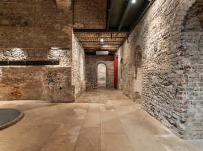 Adahan DeCamondo Pera, Autograph Collection