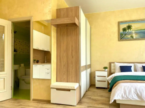 Квартира Сапфир с бассейном и видом на лес