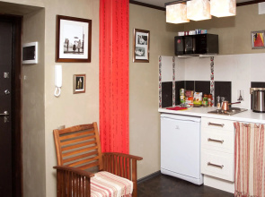 Holiday House Apartments