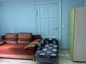 Квартира со своей отдельной огороженной зелёной территорией