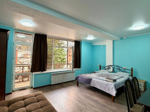 Uyutnaya Studiya s Vidom na Gory Apartments