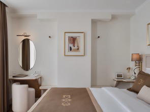 Отель Delita City