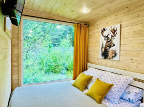 V Okruzhenii Kedpovogo Lesa So Svoyej Terrasoy I Mangalnoy Zonoy Private House