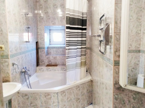 Квартира 3-комн. cталинка с большой ванной рядом с набережной