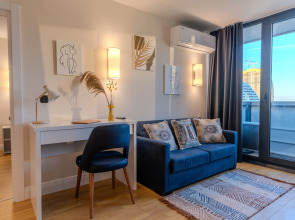 Апарт-отель Orbi City RightApart