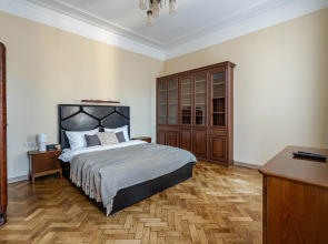 Квартира писателя в центре Петербурга с бесплатной парковкой