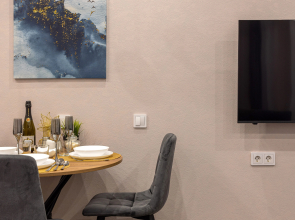 Квартира Дизайнерская Студия на Три Окна Feel At Home у Невского Проспекта