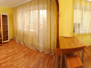 Na Maslennikova 9 Apartments