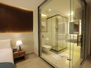 Отель Pyramid Front Hotel