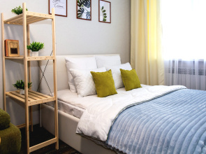 Apartamenty <<Home Vita>> - stil'naa, prostornaa odnokomnatnaa kvartira