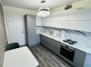 In the Center Flat