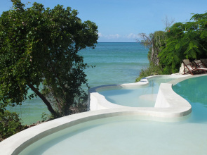 Qambani Luxury Resort Hotel