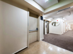Отель Roys Hotel & Suites