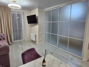 S Dizaynerskim Remontom V Tsentre Bresta Flat