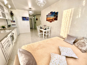 Апартаменты на Ново-Садовой, 106 (лит. О)  с видом на реку Волгу