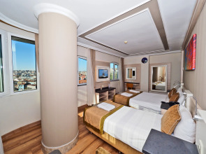 Отель Bulvar Palas Old City