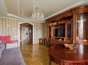 S Tremya Komnatami I Kukhney Na Nemige Flat