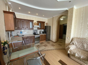 Апартаменты 201 Колхозная 9