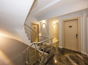 Legend Tulip Hotel