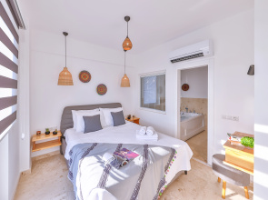 Villa Ay