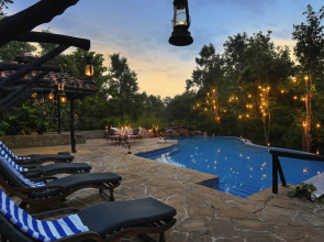 Pugdundee Safaris - Kanha Earth Lodge Bungalow