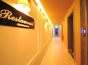 Отель Mic Royal