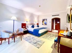 Ivy Cyrene Island Aqua Park Resort