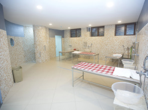 Отель Parkway Inn Hotel & Spa