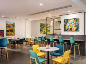Отель Holiday Inn Yerevan Republic Square, an IHG Hotel