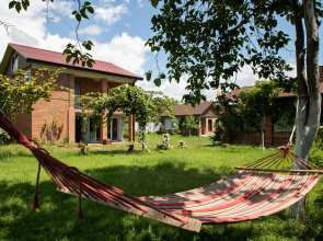 Na Zelyonom Uchastke Private house