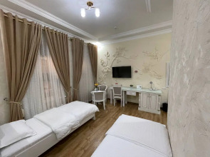 Отель Izumrud Palace