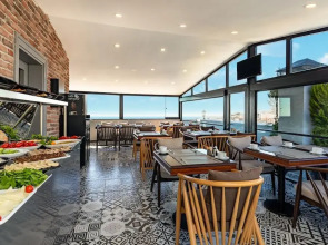 Отель Interstar