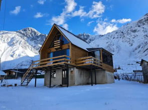 Mood villa kazbegi with jacuzzi Chalet