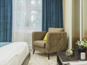 Квартира GM Apartments Стильная Трехкомнатная в центре рядом с МХАТ