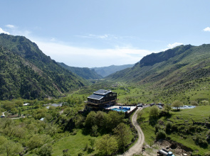 Sky House Yeghegis by Arkouda Hotel
