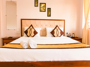 Morjim Paradise Hotel