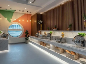 Отель Leva Mazaya Centre Dubai