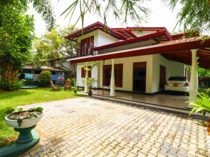 Yoho Bat House Villa